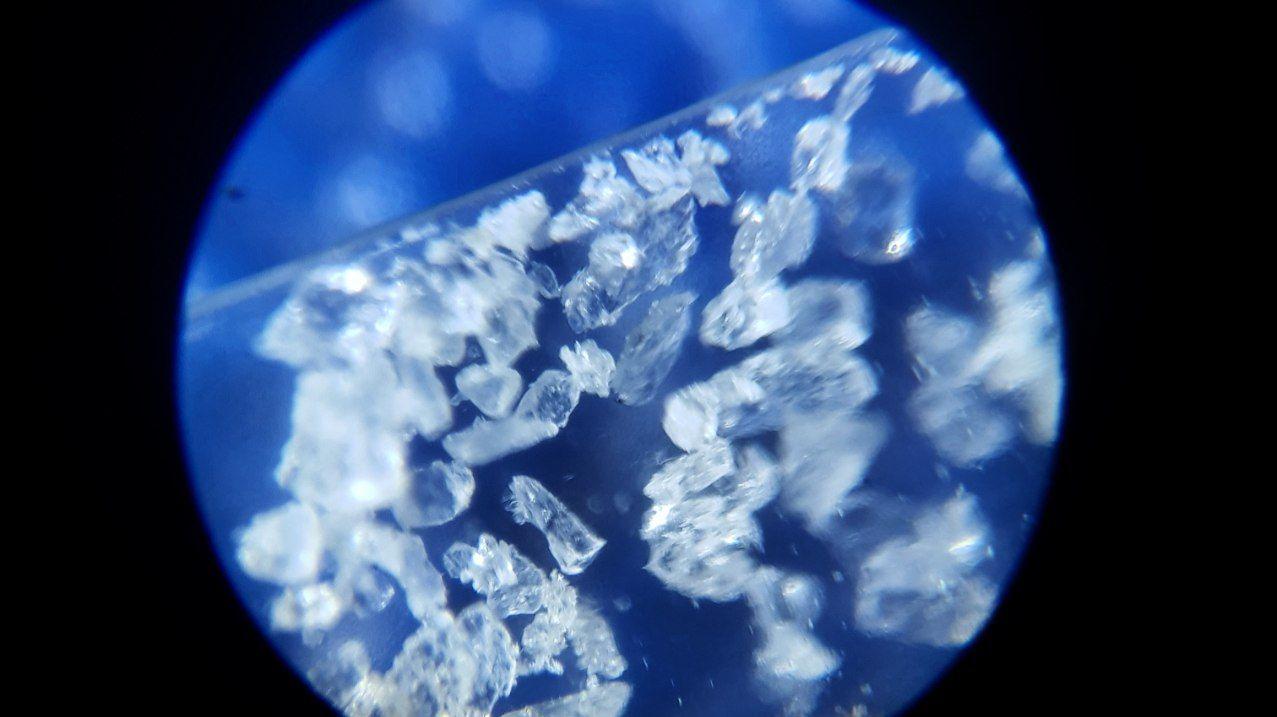 кристаллы под микро.jpg