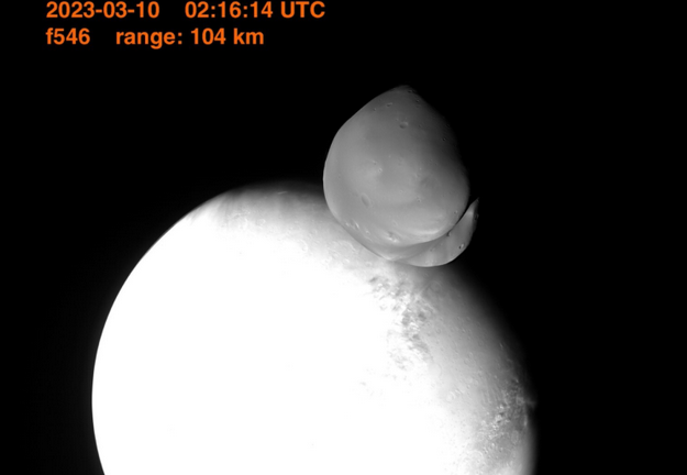 Screenshot 2023-04-28 at 09-49-14 Арабский зонд сделал подробные фотографии Деймоса Positivnew...png
