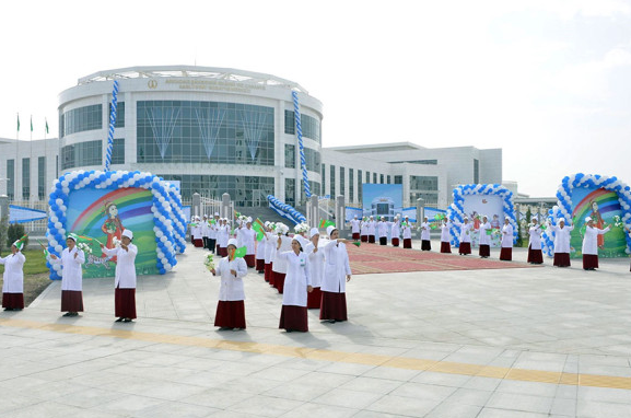 Screenshot 2023-06-29 at 20-10-45 Президент Туркменистана в день рождения отца открыл «умный г...png