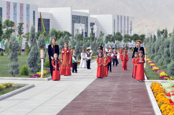 Screenshot 2023-06-29 at 20-11-13 Президент Туркменистана в день рождения отца открыл «умный г...png
