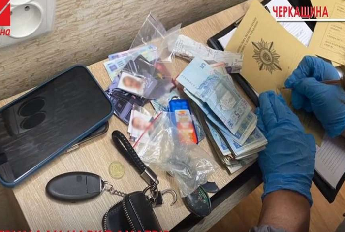 Screenshot 2023-10-09 at 10-47-45 На Черкащині затримали наркодилерів з гранатою (ВІДЕО) - ТРК...png