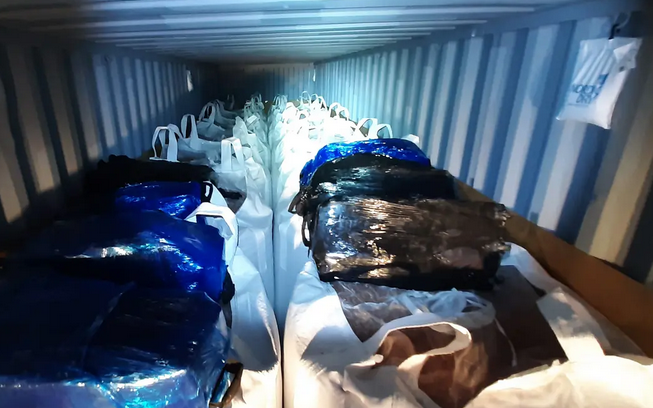 Screenshot 2023-11-13 at 15-19-56 Таможня обнаружила в порту Мууга более 300 кг кокаина.png