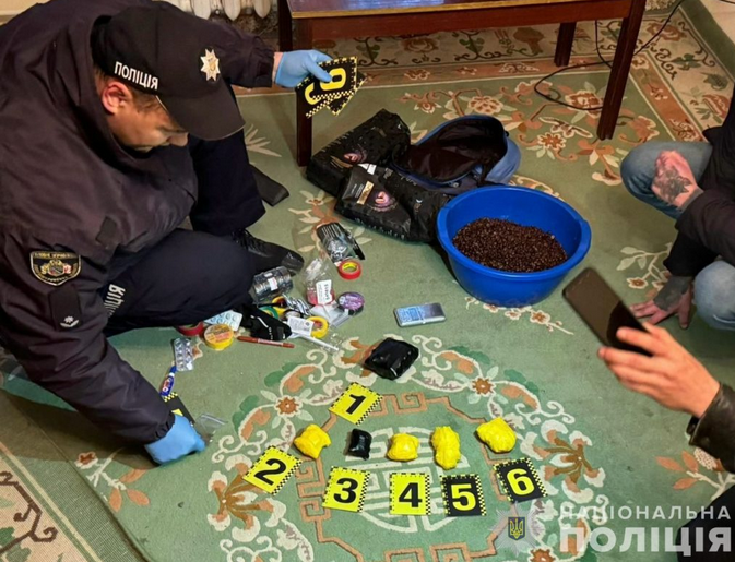 Screenshot 2023-11-19 at 12-55-54 Поліцейські Дніпра затримали наркозбувача який підготував дл...png