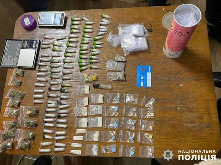Screenshot 2023-11-27 at 20-05-54 В Одесі поліцейські викрили розповсюджувача наркотиків - Веч...png